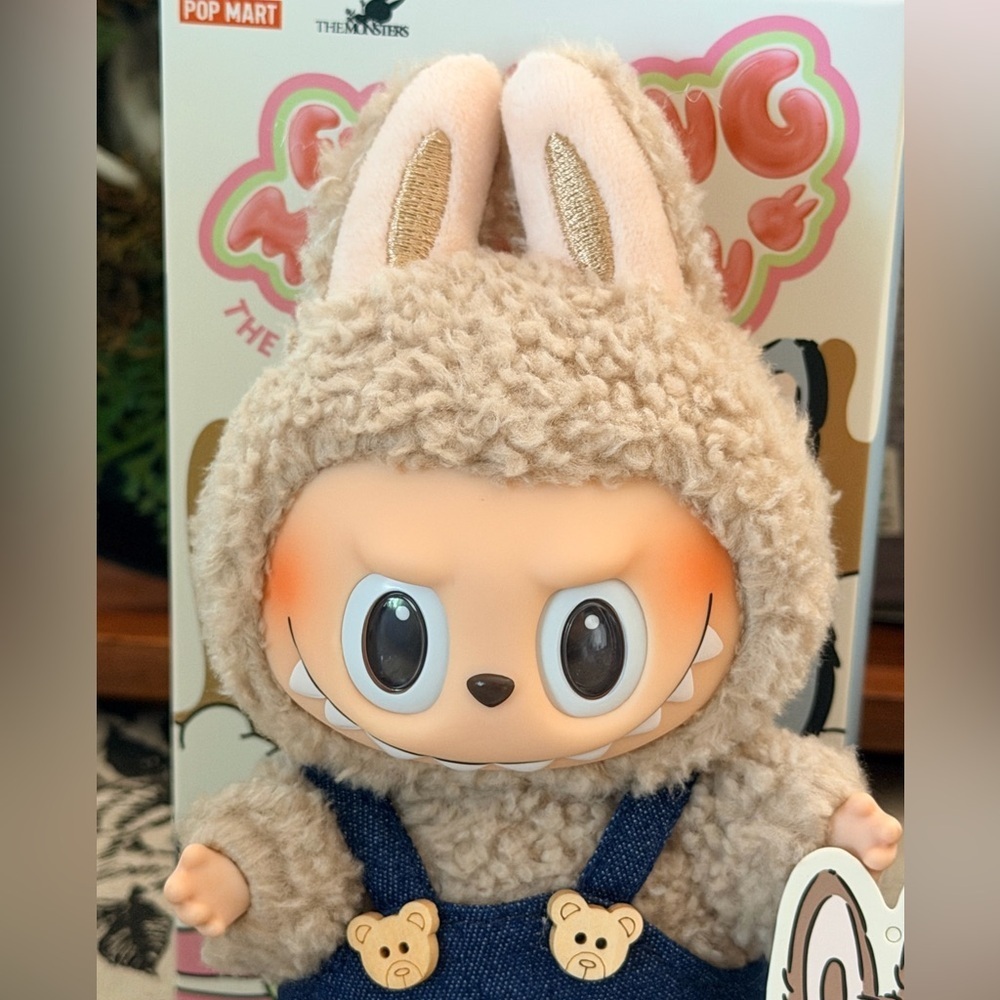 POP Mart Exciting Macaron Labubu TOFFEE Confirmed Open Box + Halloween Costume - Picture 4 of 6